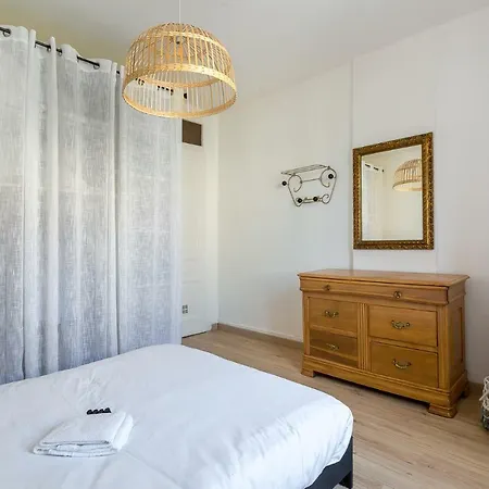 Nice Modern 2-piece * Villeurbanne